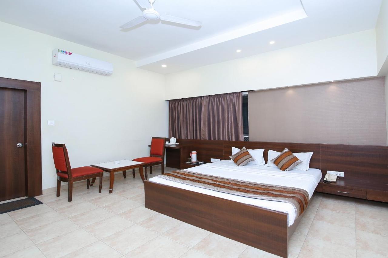 Jabali Palace Hotel Dzsabalpur Kültér fotó
