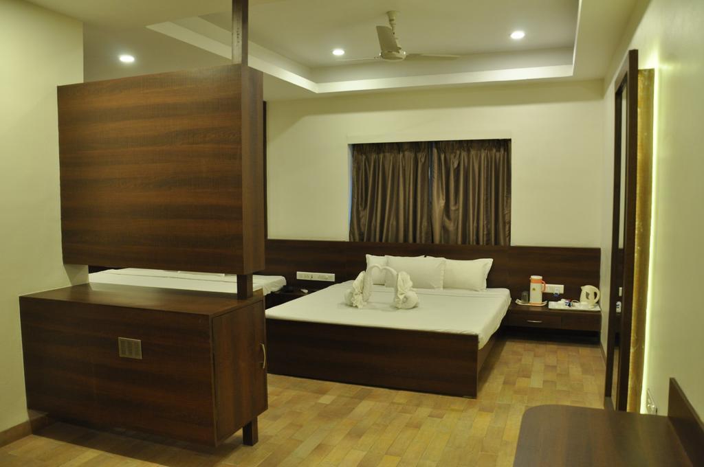 Jabali Palace Hotel Dzsabalpur Kültér fotó