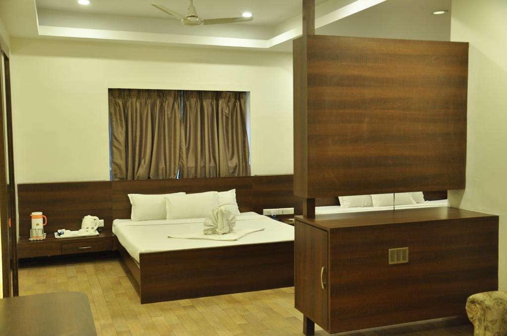 Jabali Palace Hotel Dzsabalpur Kültér fotó
