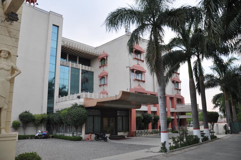 Jabali Palace Hotel Dzsabalpur Kültér fotó
