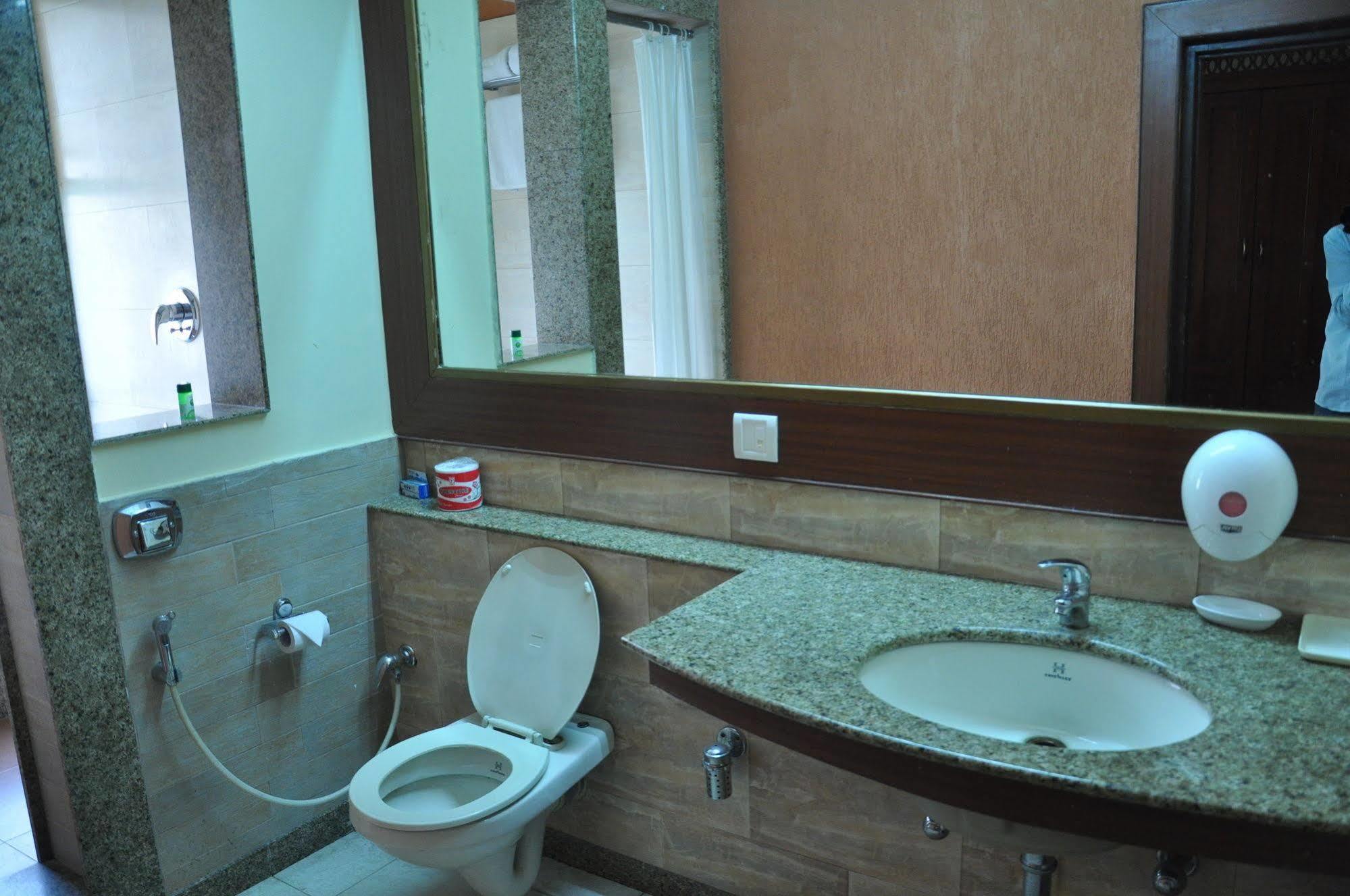 Jabali Palace Hotel Dzsabalpur Kültér fotó