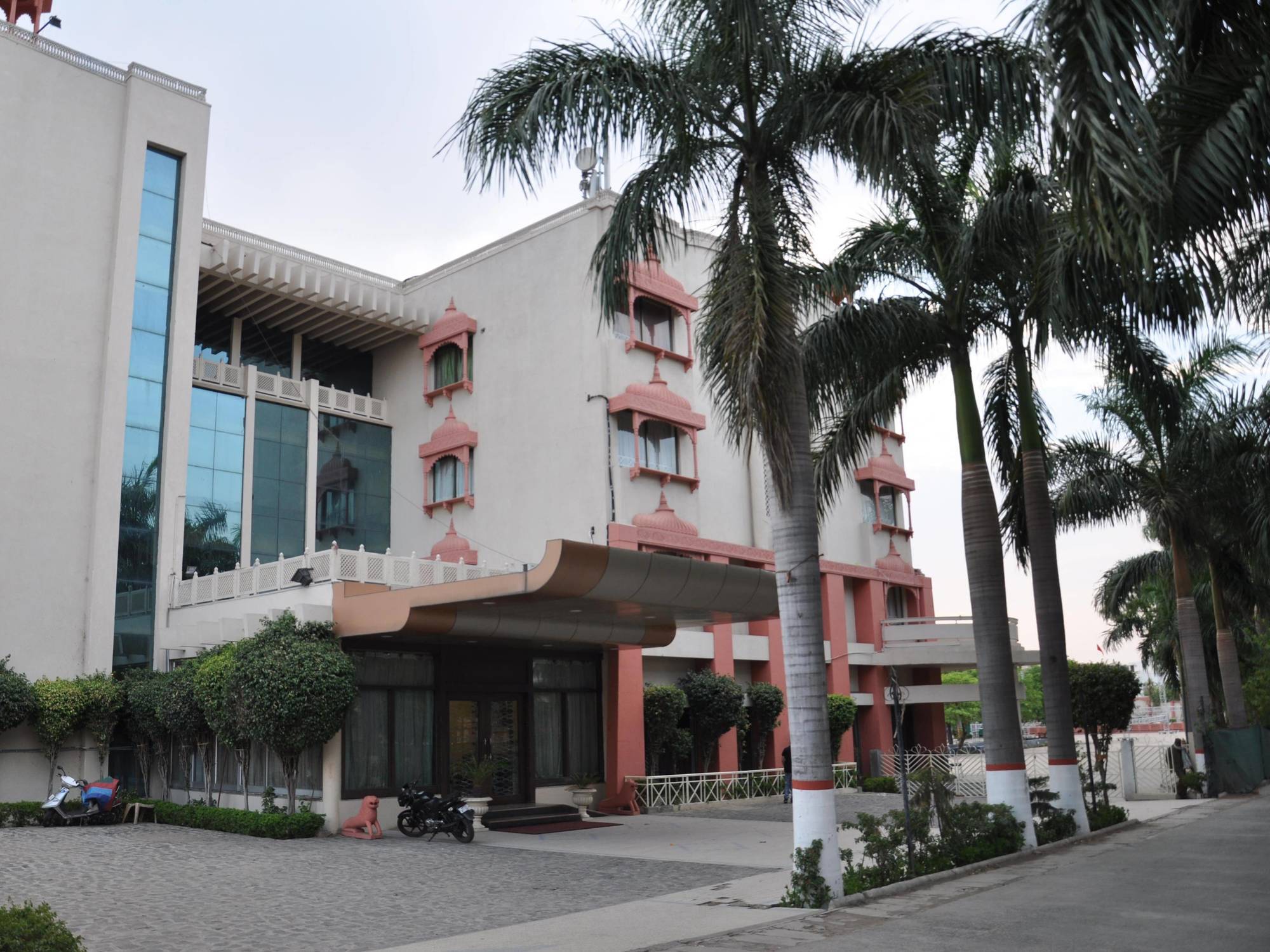 Jabali Palace Hotel Dzsabalpur Kültér fotó